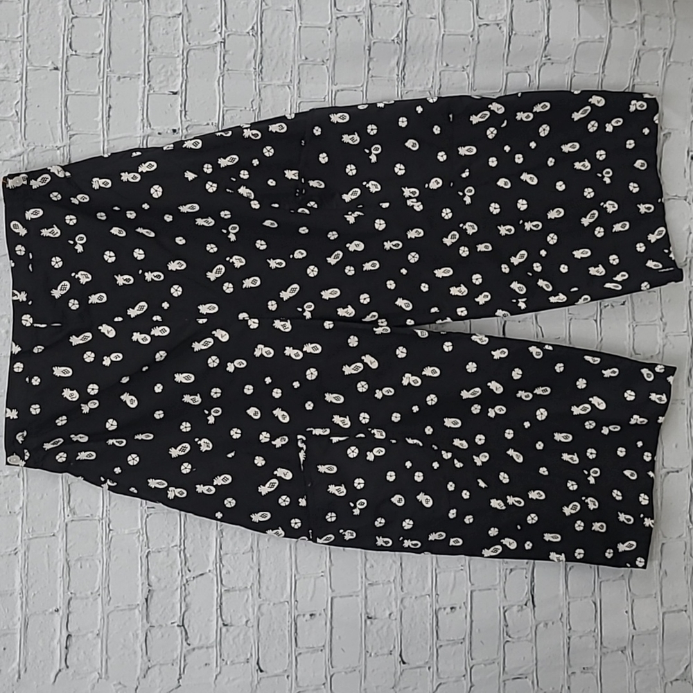 Tulip slacks, very loose legs Medium